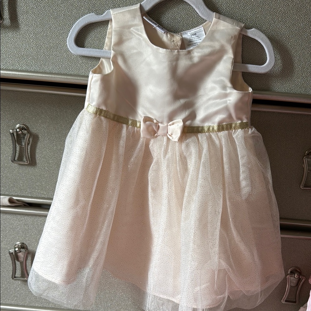 Beautiful Macy’s Peach dress- 24m